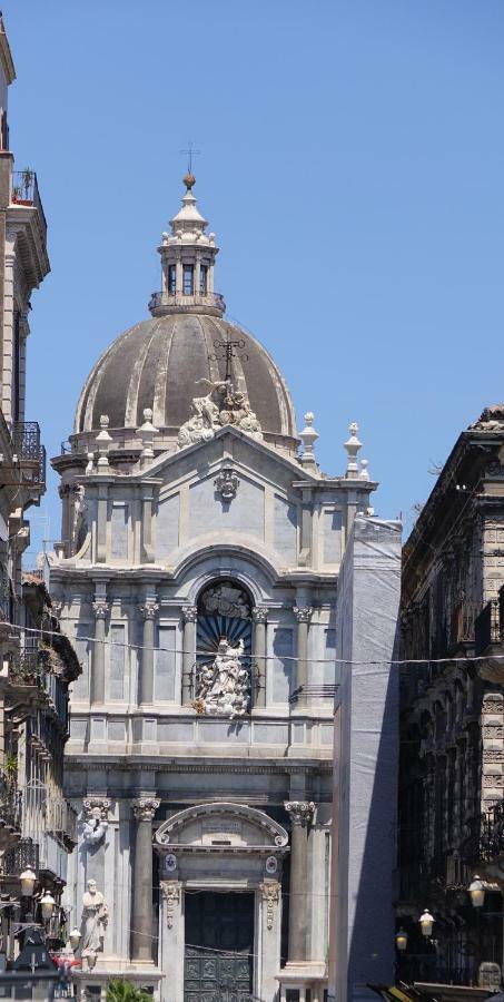 Giader'S House - Free Parking Apartment Catania Bagian luar foto